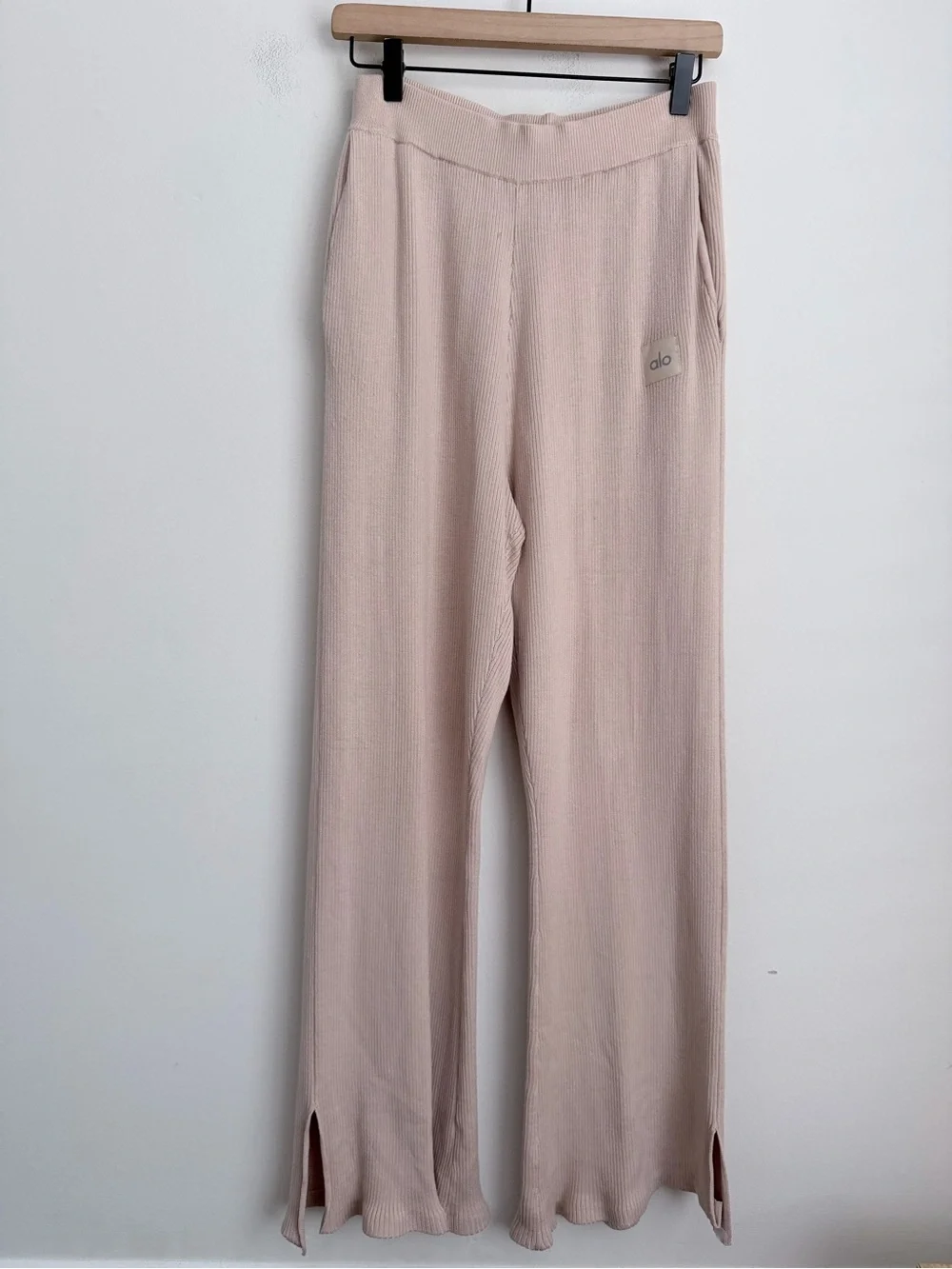 Alo Yoga Ribbed knit Wide Leg Pant beige